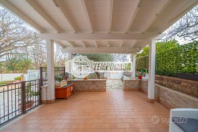 TRILOCALE PIANO RIALZATO - ARANOVA - VIA SANTADI