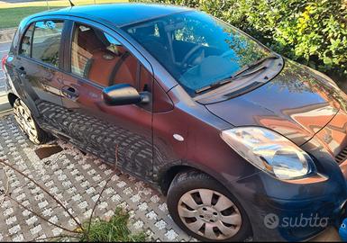 Toyota yaris diesel uniproprietario 2011