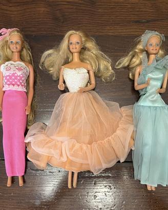 5 Barbie Anni 80+accessori e vestiti extra
