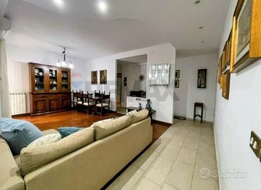 Appartamento 4 camere,2 wc,salotto,cucina,p.auto