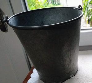 secchio vintage zinco pesante