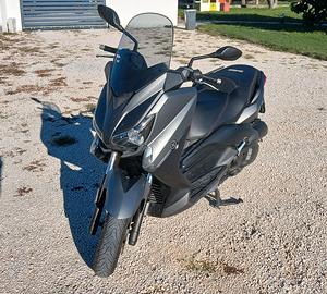 Scooter Yamaha X-max 125 pat. B