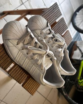 Scarpe adidad superstar
