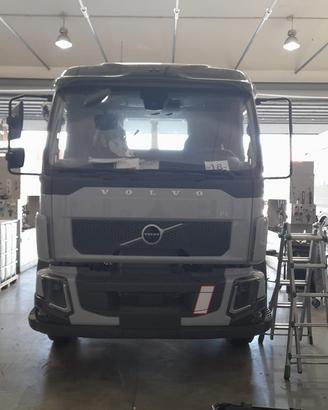 Volvo fl scarrabile passo corto da cantiere anno26