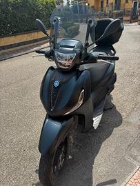 Piaggio Beverly 300 - 2023