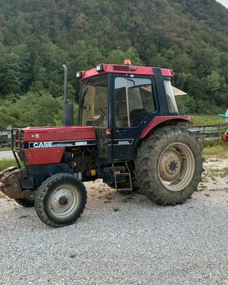Trattore Case Internazional 885 XL