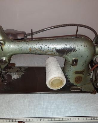 Macchina da cucire industriale Singer 31K15 (1915)