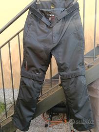 Pantaloni da moto modello donna