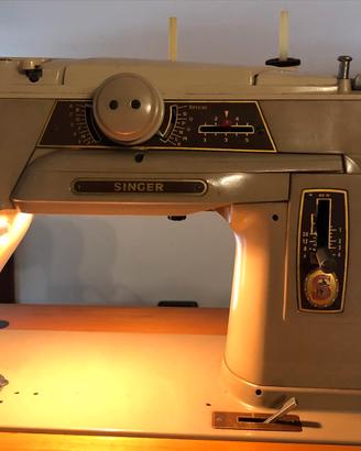 Macchina da cucire Singer 401M