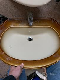 Lavandino con colonna