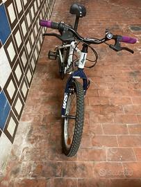 Bicicletta MTB in buono stato per bambini.