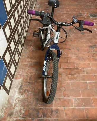 Bicicletta MTB in buono stato per bambini.