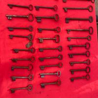 collezione di chiavi in ferro battuto antuche