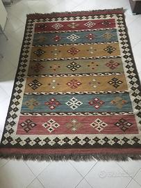 Moderno tappeto multicolore