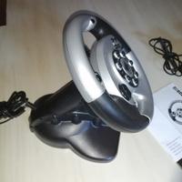 volante pedaliera per videogiochi