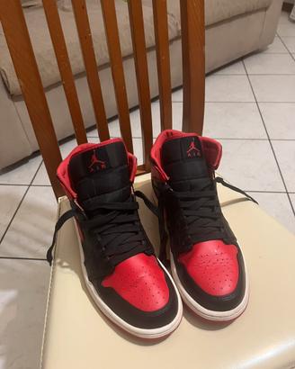 Scarpe jordan 1 mid rosso e nere taglia 42/mezzo