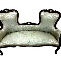 Salotto ottocentesco stile Luigi Filippo.