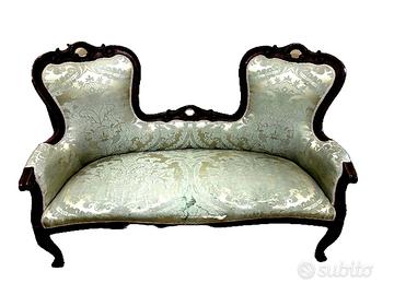 Salotto ottocentesco stile Luigi Filippo.