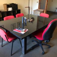 Scrivania  e/o tavolo riunioni