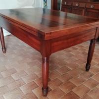 Tavolo antico in noce nazionale