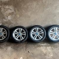 Gomme invernali Pirelli su cerchi BMW serie uno