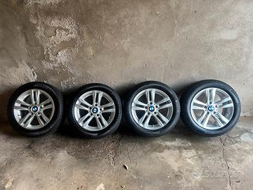 Gomme invernali Pirelli su cerchi BMW serie uno
