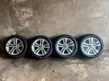 Gomme invernali Pirelli su cerchi BMW serie uno