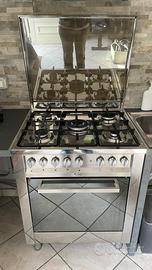 Cucina a gas in acciaio inox 5 fuochi con forno
