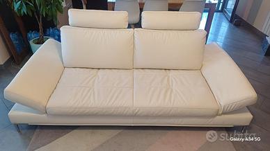 Divano in pelle bianco quasi nuovo