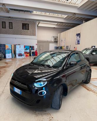 Fiat 500e 3+1 42 kWh La Prima