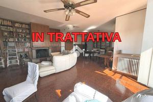 5 LOCALI A CIAMPINO