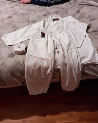 kimono e paracolpi per karate