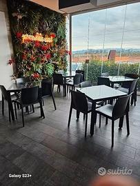 Tavoli e sedie per giardino e interno