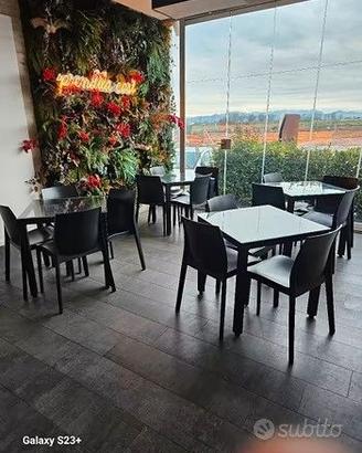 Tavoli e sedie per giardino e interno