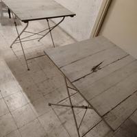 tre tavoli in legno ripiegabili