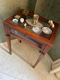 Tavolino con teca