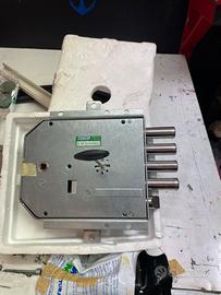 Serratura x porta blindata