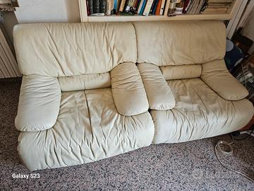 poltrone in pelle bianca