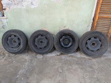 4 cerchi in ferro + 4 gomme invernali 185/65 R15