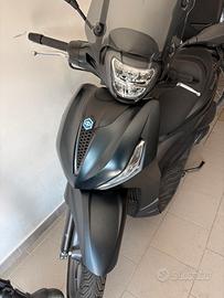 Nuovissimo Beverly 300 HPE tagliandato