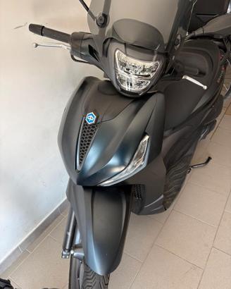 Nuovissimo Beverly 300 HPE tagliandato