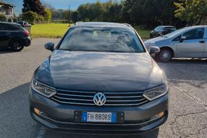 Volkswagen Passat 1.6 TDI DSG Comfortline Bluemoti