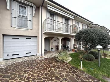 VILLA A SCHIERA A ROMANENGO