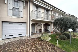 VILLA A SCHIERA A ROMANENGO