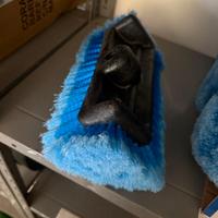 Idrospazzola per auto