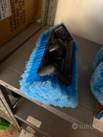 Idrospazzola per auto