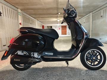 VESPA 300 GTS SUPER HPE, AKRAPOVIC !! Leggi bene
