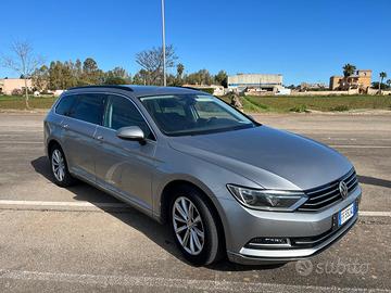 Volkswagen Passat 1.6 TDI DSG Comfortline BlueMoti