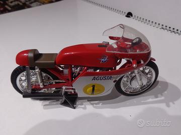 moto MV Agusta 500 scala 1:18