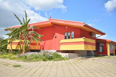 Villa indipendente con piscina